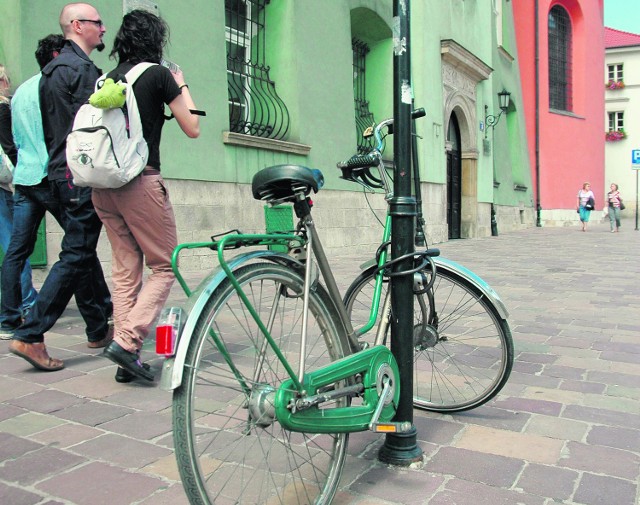 Ulica Sienna stała się miejscem handlu rowerami