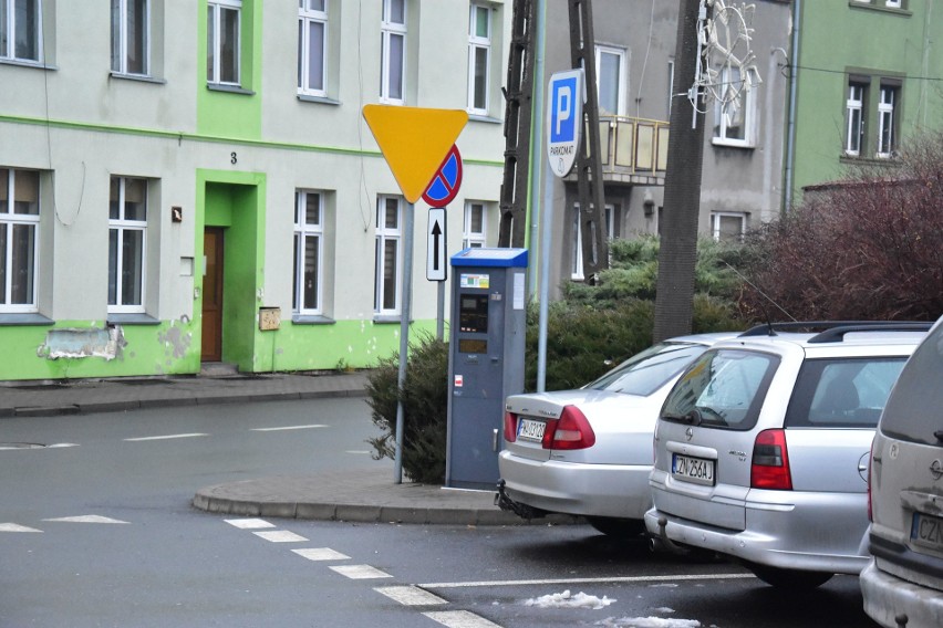 - Najpierw parkomaty nie przyjmują monet, a później musimy...