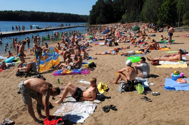 Kąpielisko w Nierzymiu to jedna z najbardziej popularnych plaż w okolicy Gorzowa