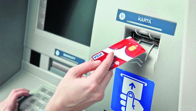 Bankomaty nie są już tylko automatami do wypłaty gotówki. Dzięki nim załatwimy wiele spraw bez wyprawy do banku