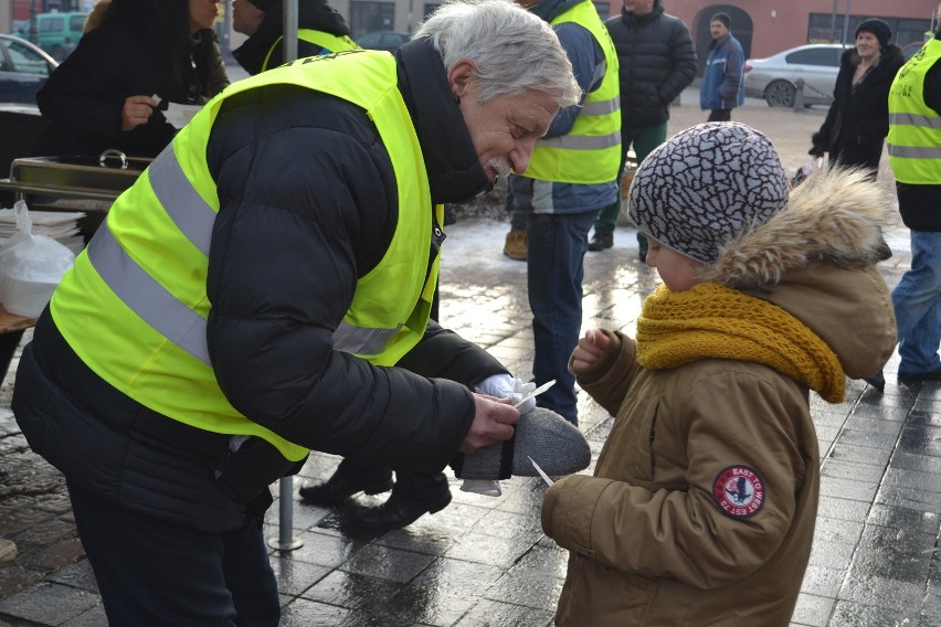 Częstochowa: Wigilia dla ubogich na Starym Rynku [ZDJĘCIA]