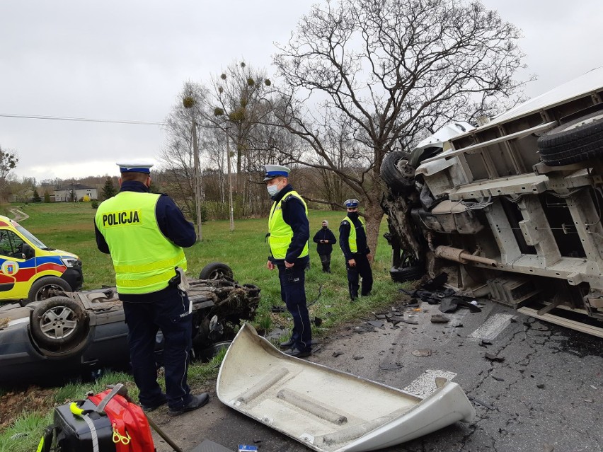 Najciężej ranną kobietę śmigłowcem przetransportowano do...