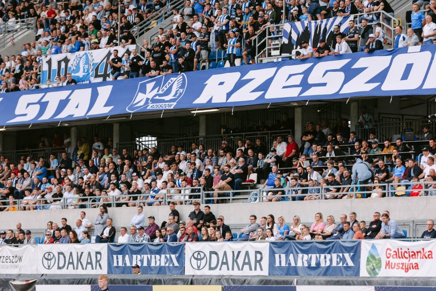 Mecz Stali Rzeszów z Ruchem Chorzów oglądało 5102 fanów. Zobacz ZDJĘCIA KIBICÓW z Rzeszowa i Chorzowa