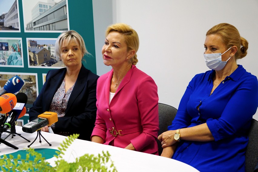 Od lewej: Beata Gawelska, prof. Hanna Karakuła-Juchnowicz, dr n. med. Agata Makarewicz