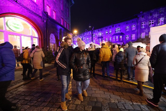 Zobacz kolejne zdjęcia. Przesuwaj zdjęcia w prawo - naciśnij strzałkę lub przycisk NASTĘPNE