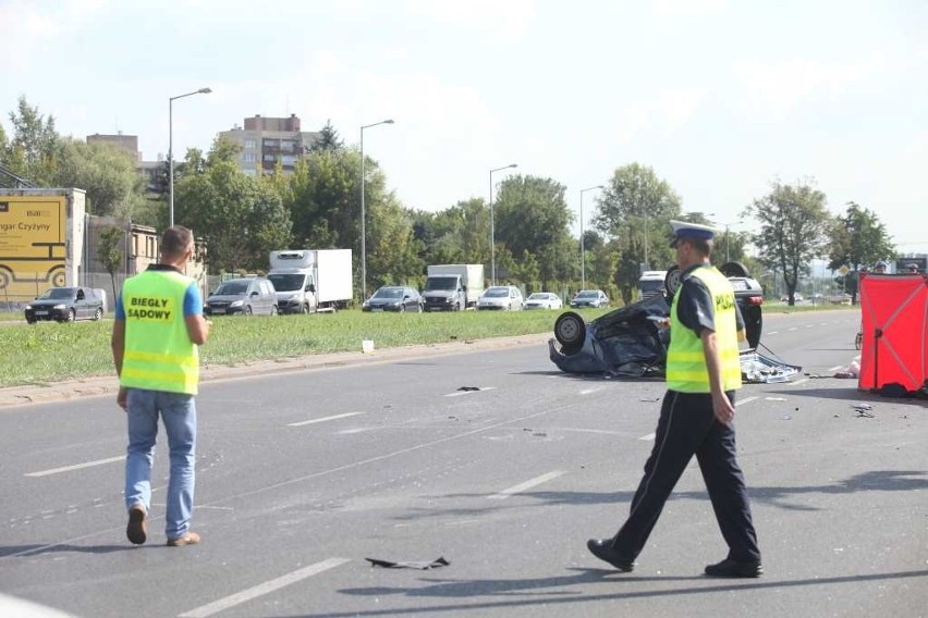 Wypadek na ul. Stella-Sawickiego. Droga w kierunku centrum...