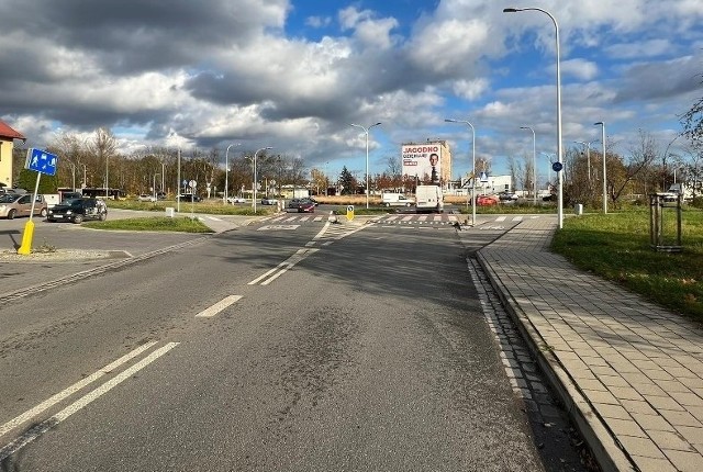 Budowa trasy autobusowej na Jagodno, w przyszłości może tramwajowej, wkroczyła w kolejny etap. Uważać muszą mieszkańcy Wojszyc, gdzie dojazd na ul. Terenową będzie odbywał się objazdem.