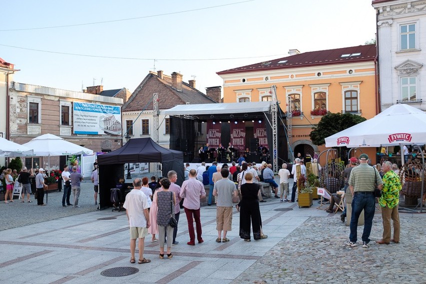 Na tarnowskim Rynku ponownie wybrzmiał jazz [ZDJĘCIA]