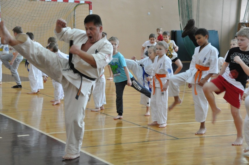 Skarżyscy karatecy trenują i podróżują. Trwa zimowa akademia z atrakcjami (WIDEO, zdjęcia)