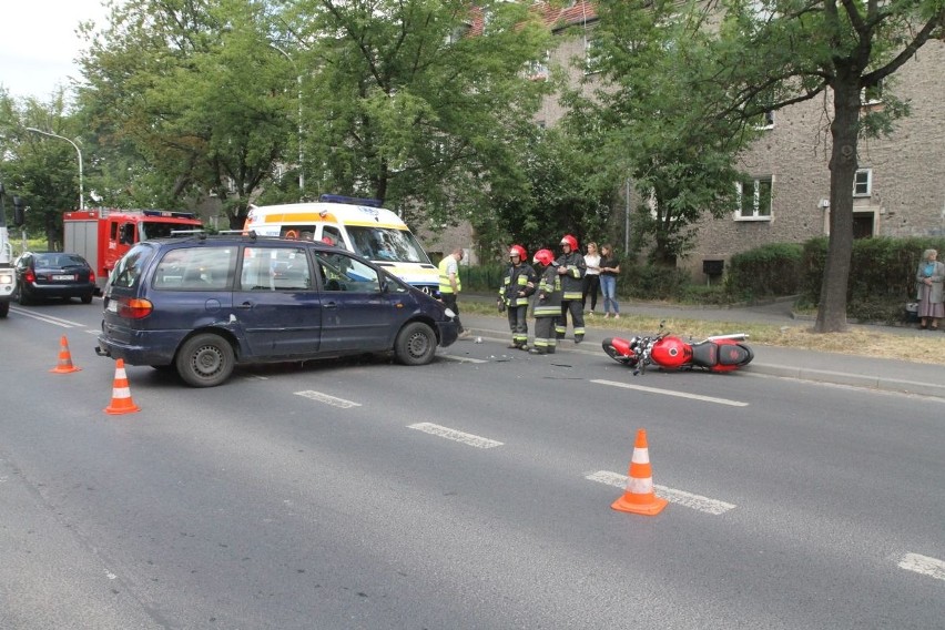 Motocyklista ranny w wypadku na Świeradowskiej
