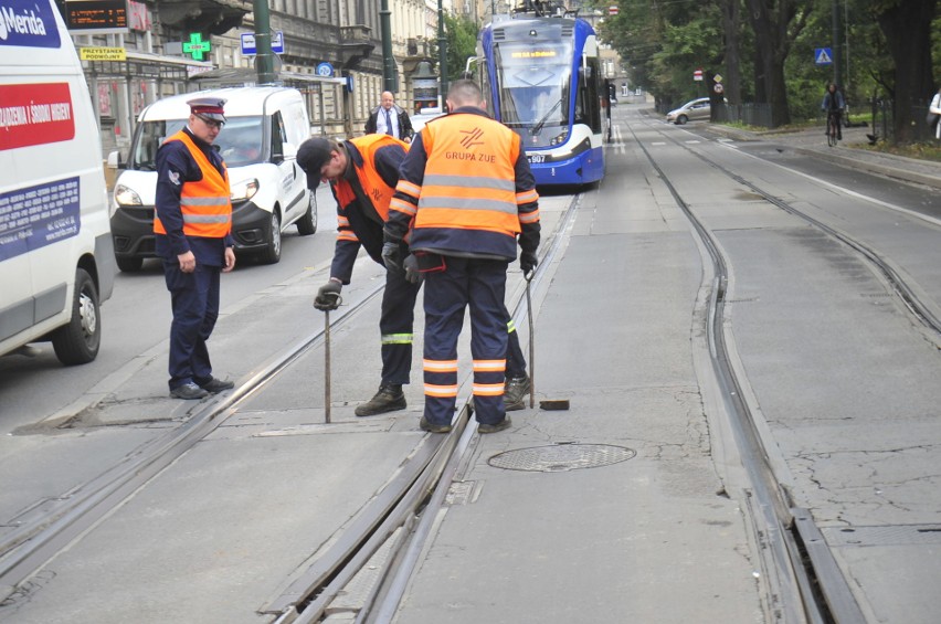 Nareszcie! Pierwszy od roku tramwaj dojechał do Bronowic [ZDJĘCIA, WIDEO]