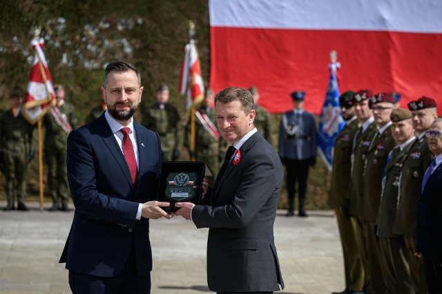 Wicepremier dodał, że siła Sojuszu wynika z siły polskiej armii. – Nie ma dzisiaj NATO bez Polski, nie ma siły NATO bez siły polskiej armii – ocenił.