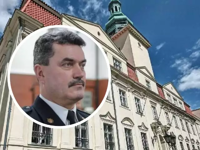 Dariusz Sengerski, jest emerytowanym strażakiem od połowy lutego. Komendę straż pożarnej zamienił na urzędnicze biurko.