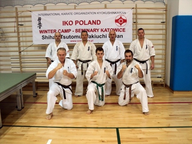 Robert Mikołajczyk, w dolnym rzędzie, pierwszy z prawej.