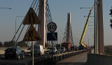 Wrocław: Zwężenia i korki na moście Milenijnym. Początek remontu (ZDJĘCIA, HARMONOGRAM PRAC)