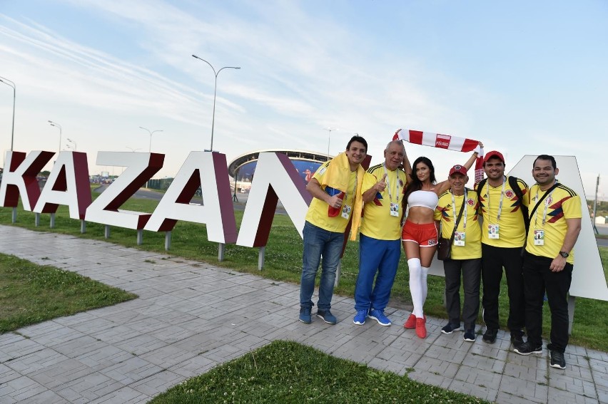 Miss mundialu 2018 Karolina Emus przed meczem Polska -...