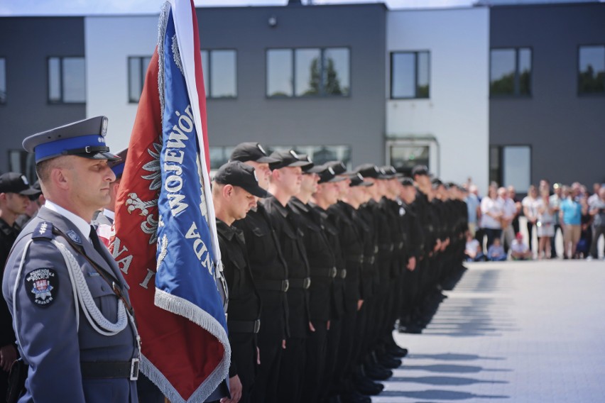 Kraków. Ślubowanie nowych policjantów w garnizonie [ZDJĘCIA]