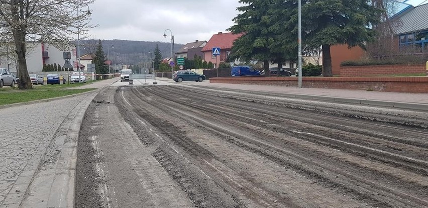 Remontowany jest około 200-metrowy odcinek ulicy Familijnej...