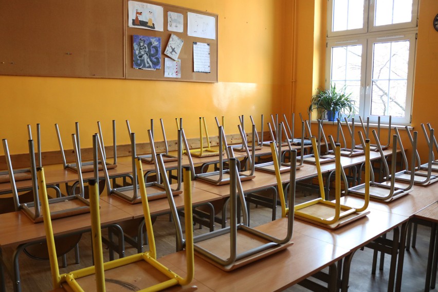 Egzamin ósmoklasisty w Rybniku: Umowa zlecenie i 14,70 zł za godzinę dla członków komisji 