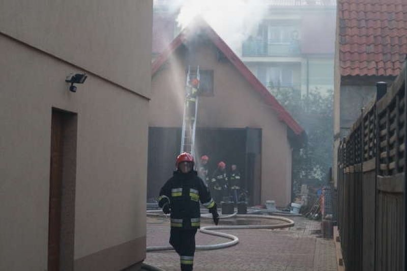 Pożar wybuchł w czwartek po godzinie 20:00 przy ulicy...