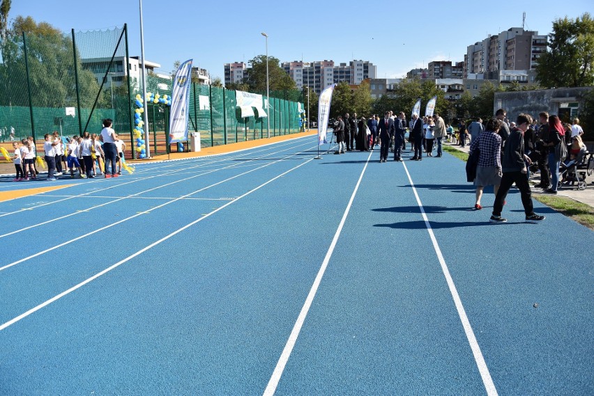 Otwarcie orlika lekkoatletycznego przy Szkole Podstawowej nr...