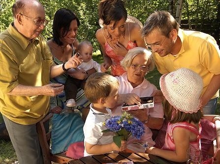 Nie chodzi o to, byśmy dzieciom zakazali jedzenie słodyczy. Dawkujmy im słodkie przekąski, np. ustanawiając w tygodniu jeden słodki dzień, kiedy mogą je jeść.