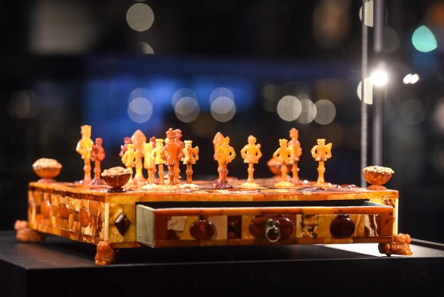 Gdańskie bursztynowe szachy uznano za jeden z najważniejszych nabytków muzealnych na świecie w 2021 roku