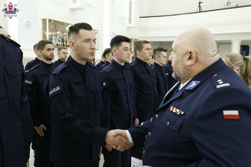 Nowi mundurowi w szeregach lubelskiej policji. Zobacz zdjęcia                        