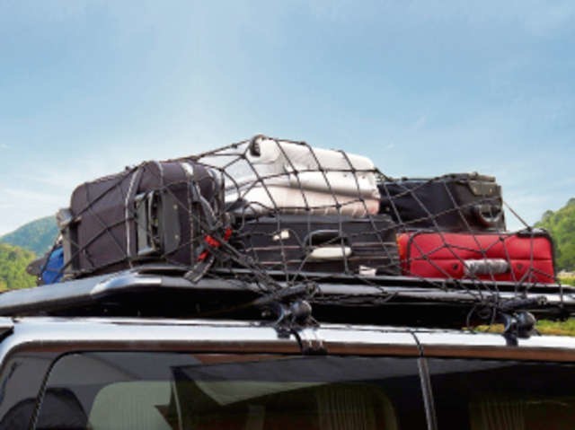 Do zwiększenia spalania przyczynia się niepotrzebne obciążenie auta, więc nie warto jeździć z zamontowanym na dachu bagażem