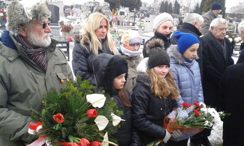 W rocznicę masakry w hucie Katarzyna na cmentarzu w...