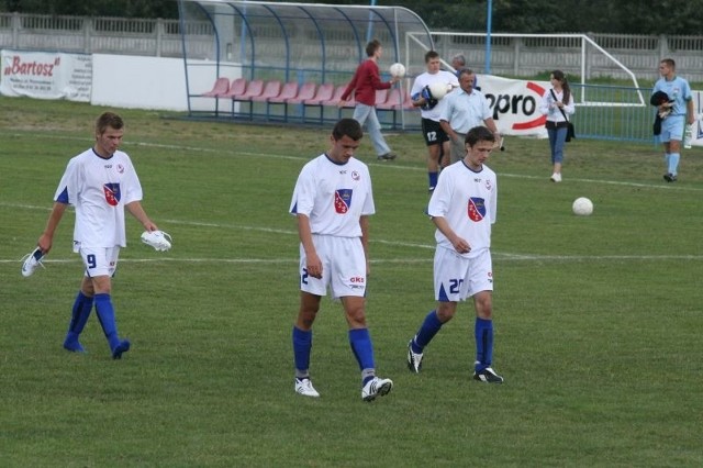 Jako jedni z nielicznych czwartoligowi piłkarze Nowin zainaugurują w najbliższą sobotę piłkarską wiosnę w województwie świętokrzyskim.