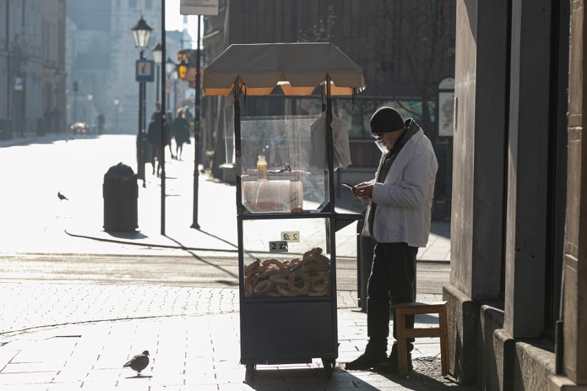 Pandemiczny Kraków. Obrazki z centrum, jakbyśmy już mieli nowy lockdown [ZDJĘCIA]