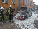 Spektakularna akcja: płonął samochód w Tychowie [zdjęcia] 