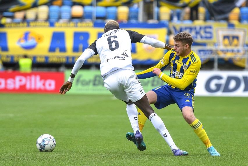 Fortuna 1. Liga. Arka Gdynia wygrała z Sandecją, ale nie awansowała bezpośrednio do ekstraklasy. W czwartek baraże z Chrobrym Głogów