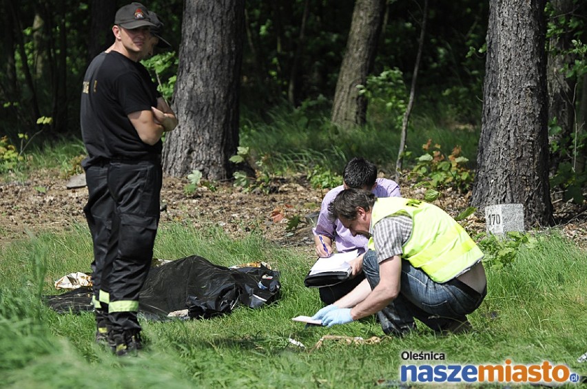 Wypadek za Oleśnicą. Dwie osoby nie żyją (FOTO)