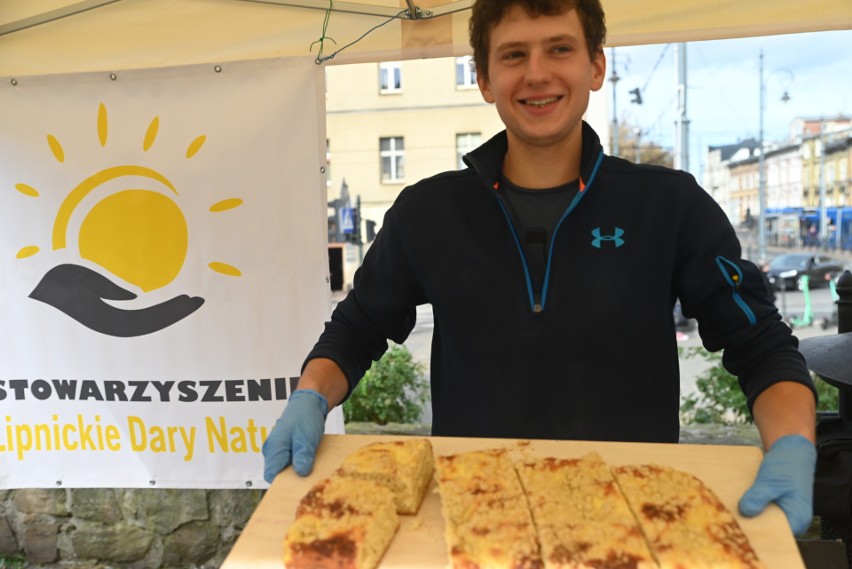 Kraków. Targ Pietruszkowy w Podgórzu znów przyciągnął miłośników zdrowej żywności