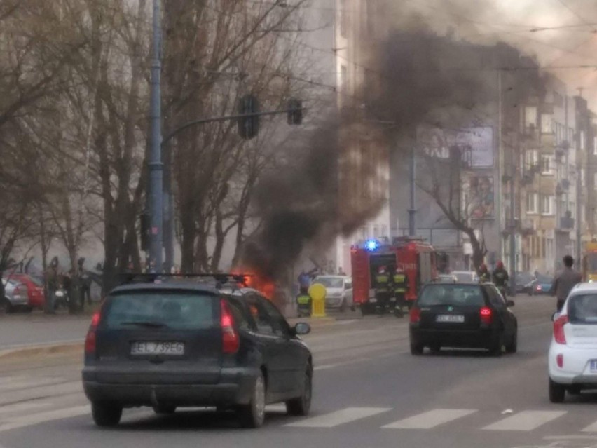 Pożar aut na Piotrkowskiej! [zdjęcia]