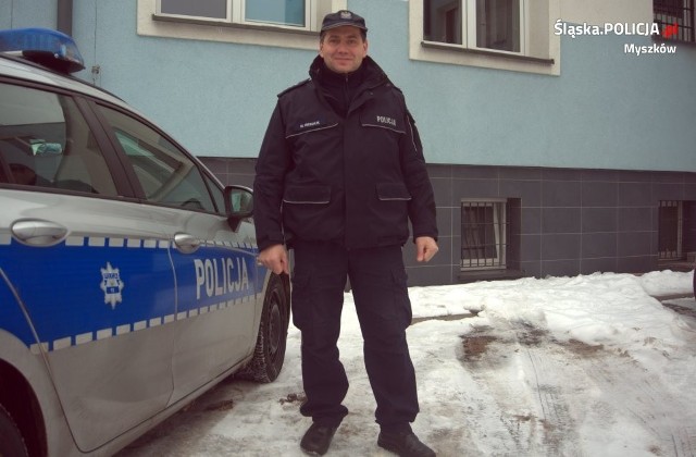 Policjant z Myszkowa po służbie zatrzymał poszukiwanego