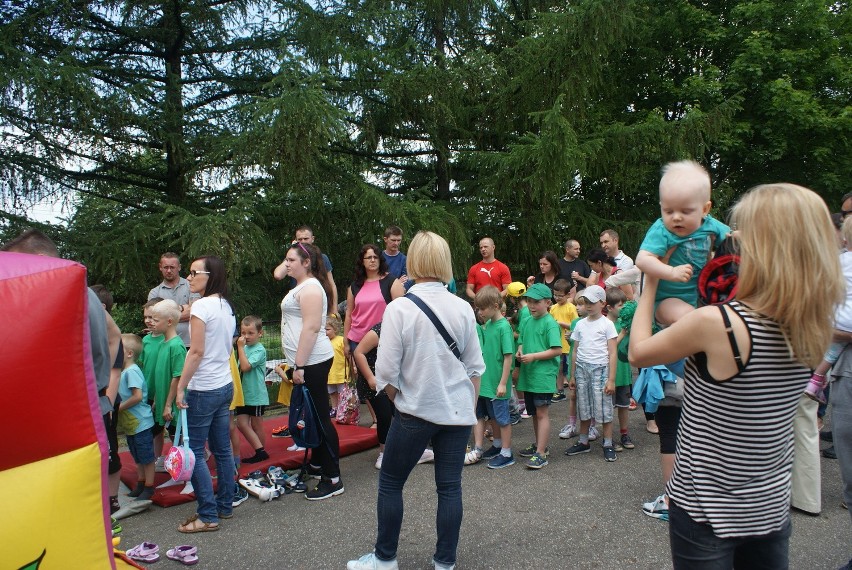 Rodzinny piknik w Szkole Podstawowej nr 23 w Tucznawie