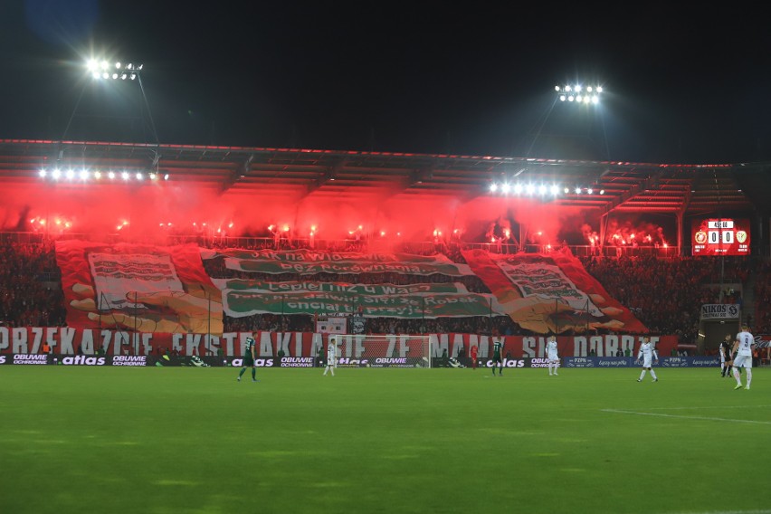 Kibice obu naszych drużyn - ŁKS i Widzewa - prześcigają się...