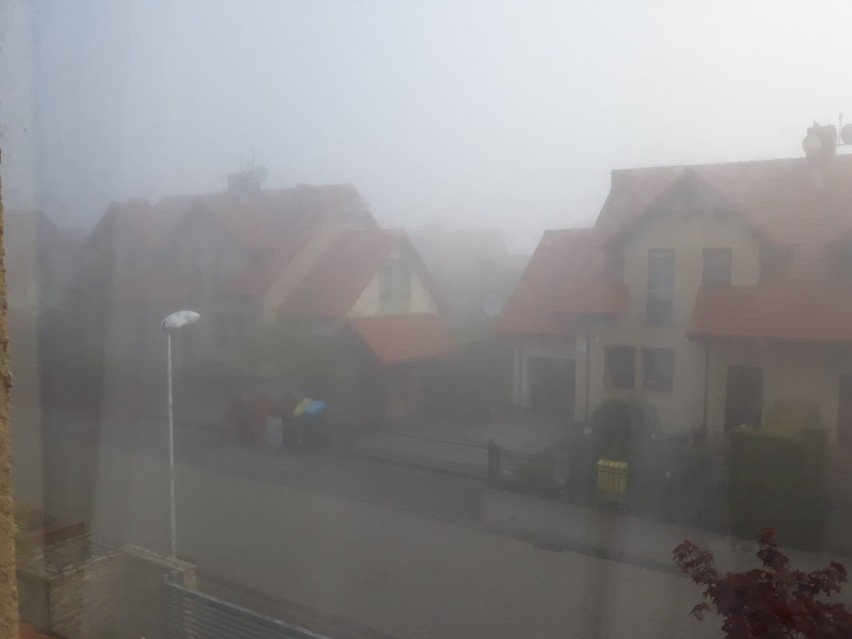 Gęsta mgła w Szczecinie. Kierowcy, uważajacie!