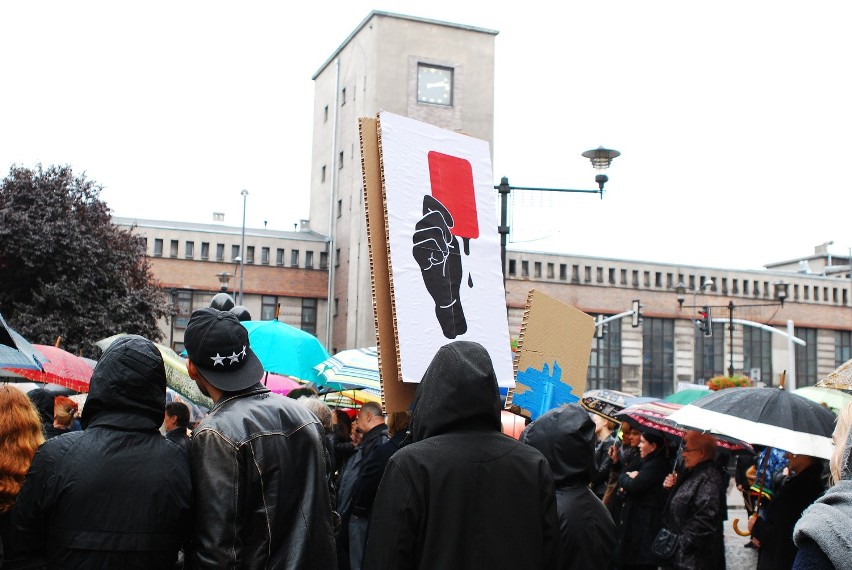 Czarny protest w Bytomiu ZDJĘCIA + WIDEO