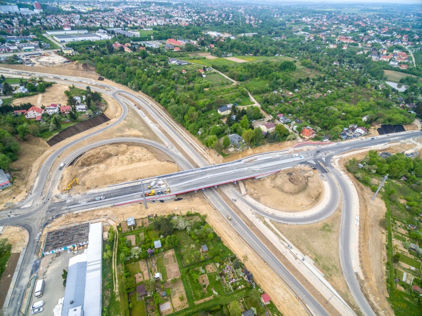 Zmiany na Nałęczowskiej w Lublinie. Kierowcy pojadą nowym wiaduktem (ZDJĘCIA Z DRONA)