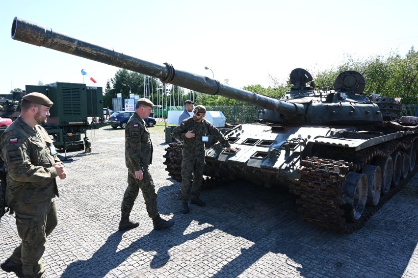 Przerażające wraki rosyjskich czołgów z wojny na Ukrainie. Można je zobaczyć na targach zbrojeniowych w Kielcach. Mamy zdjęcia