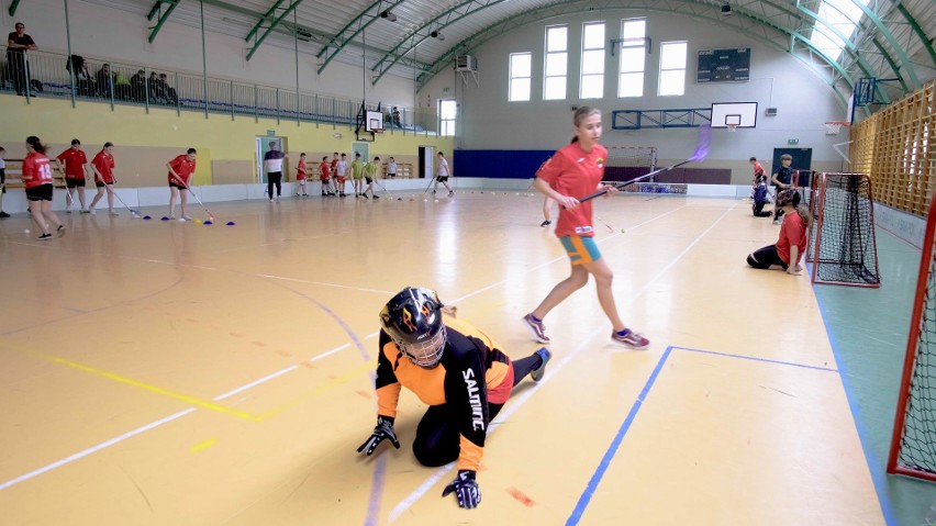 Zakaz wstępu na zajęcia sportowe w szkole może być karą dla dzieci? Poznaj przykład młodzieży z Góry Świętej Małgorzaty 