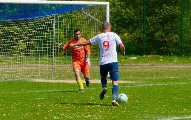 Piłkarze GKS Górno pokonali na wyjeździe UKS Baćkowice 1:0.