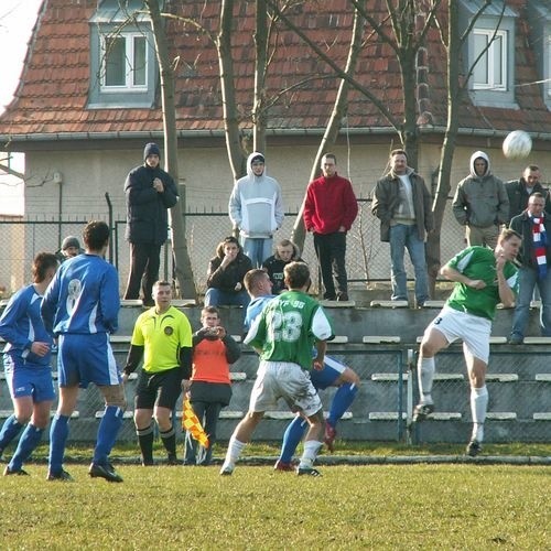 Gryfici wygraną w Sztumie pokazali, że nadal walczą o III ligę.