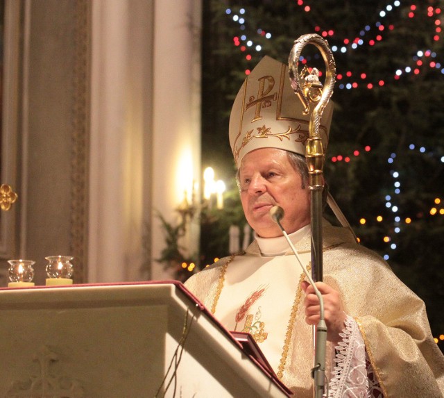 W katedrze mszę świętą o północy koncelebrował biskup ordynariusz Henryk Tomasik. 
