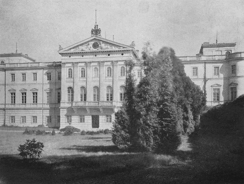 Tak pałac w Sławikowie zmieniał się na przestrzeni lat