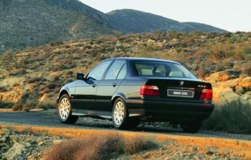 Fot. BMW: BMW serii 3 drugiej generacji (E 36) produkowano w...